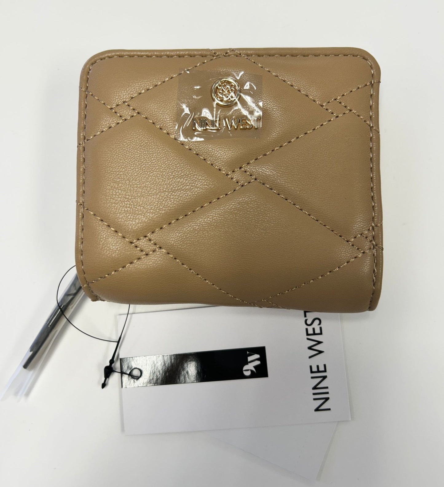 Cartera pequeña con cremallera Nine West Regan