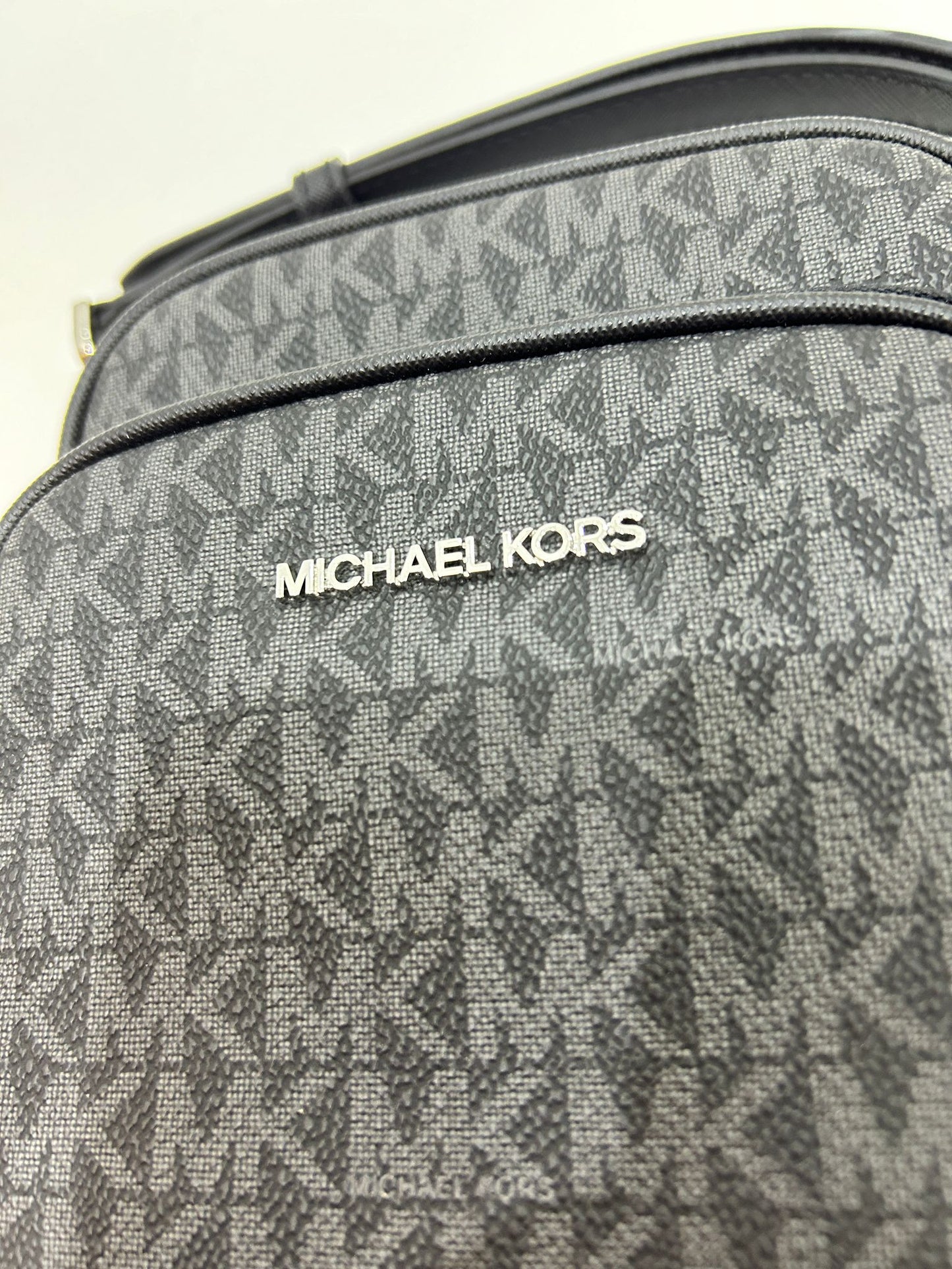 MK Jet Set - Travel Medium Logo Crossbody Bag