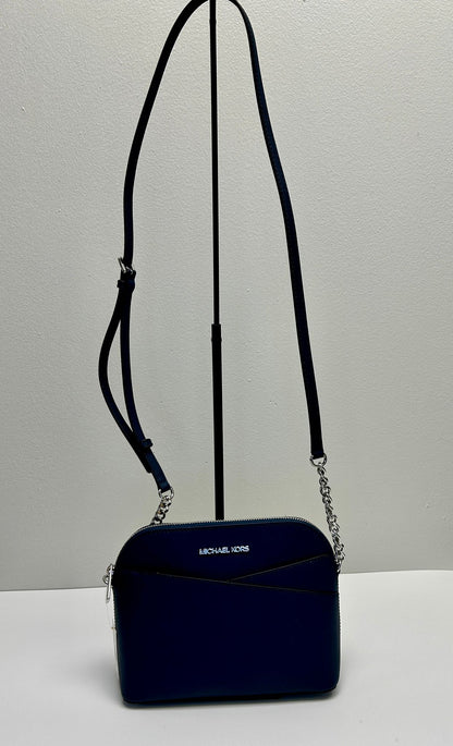 MK- Jet Set Travel Medium Dome Crossbody Bag