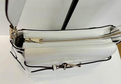 Bolso bandolera DKNY Penelope con solapa pequeña 